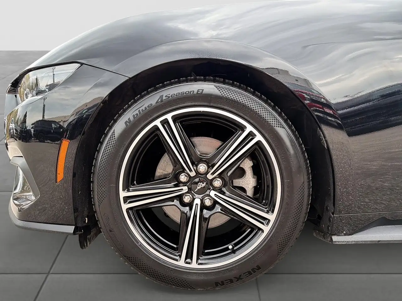 Ford Mustang - Image 11