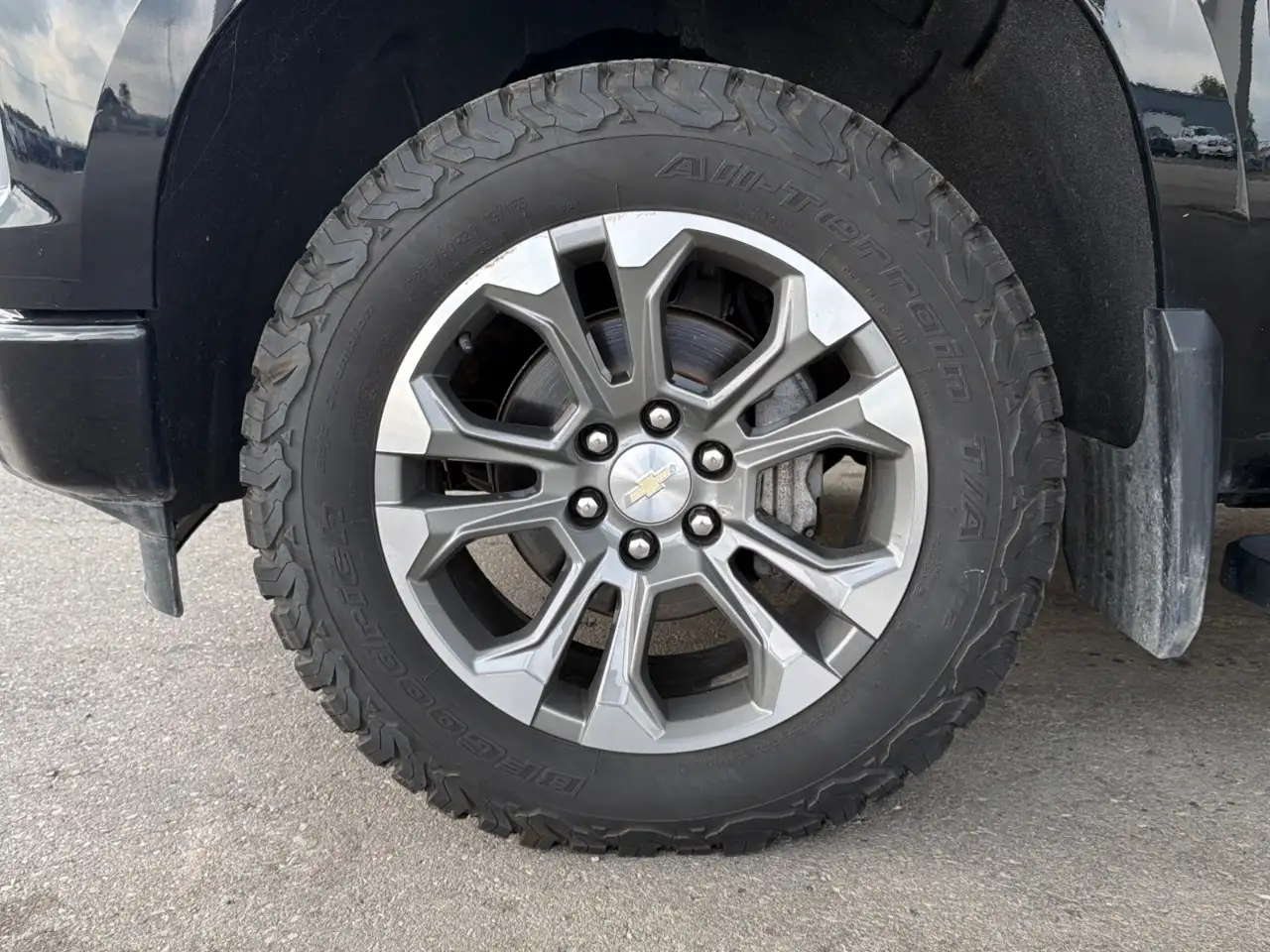 Chevrolet Silverado 1500 - Image 16