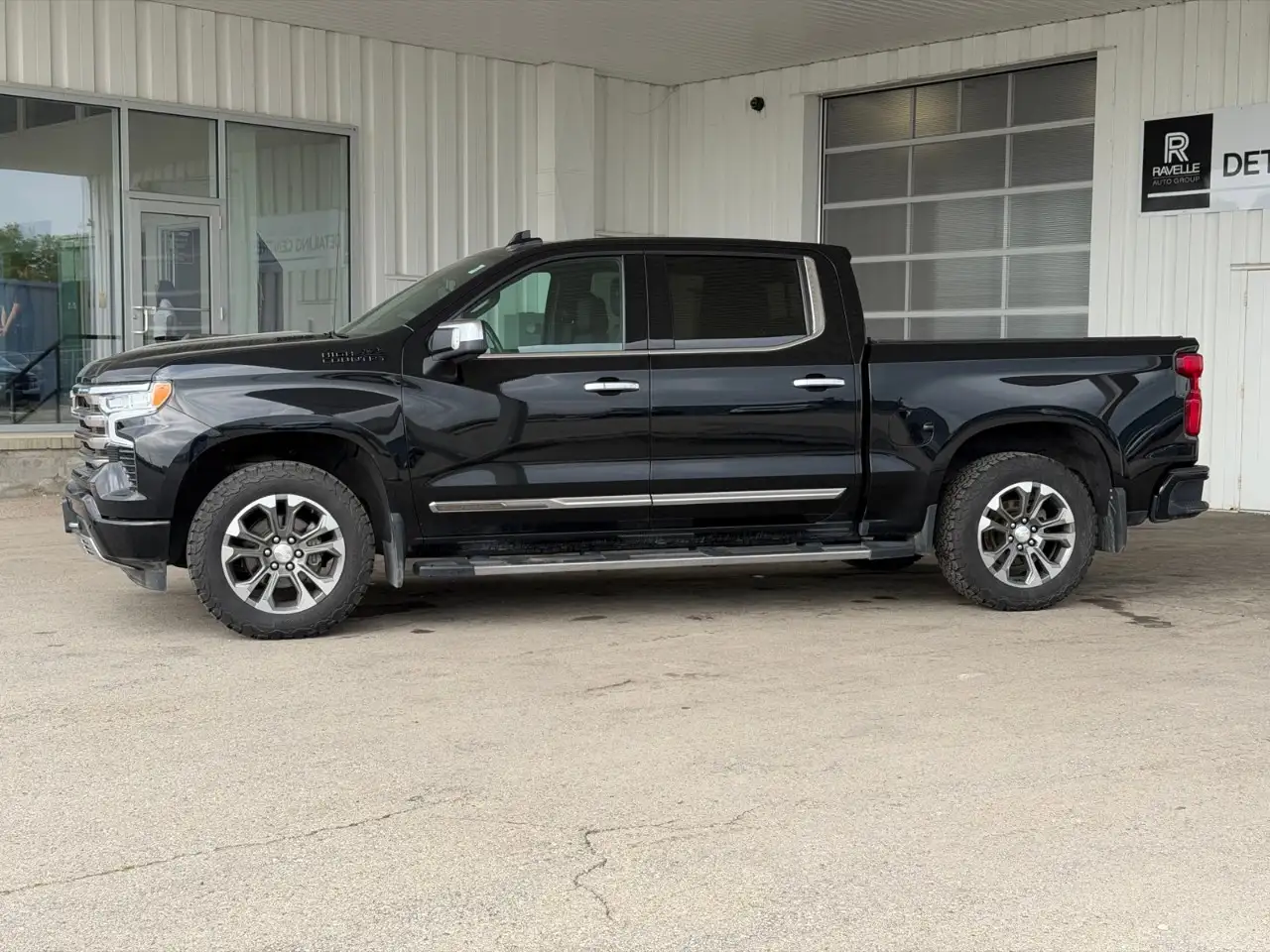 Chevrolet Silverado 1500 - Image 4