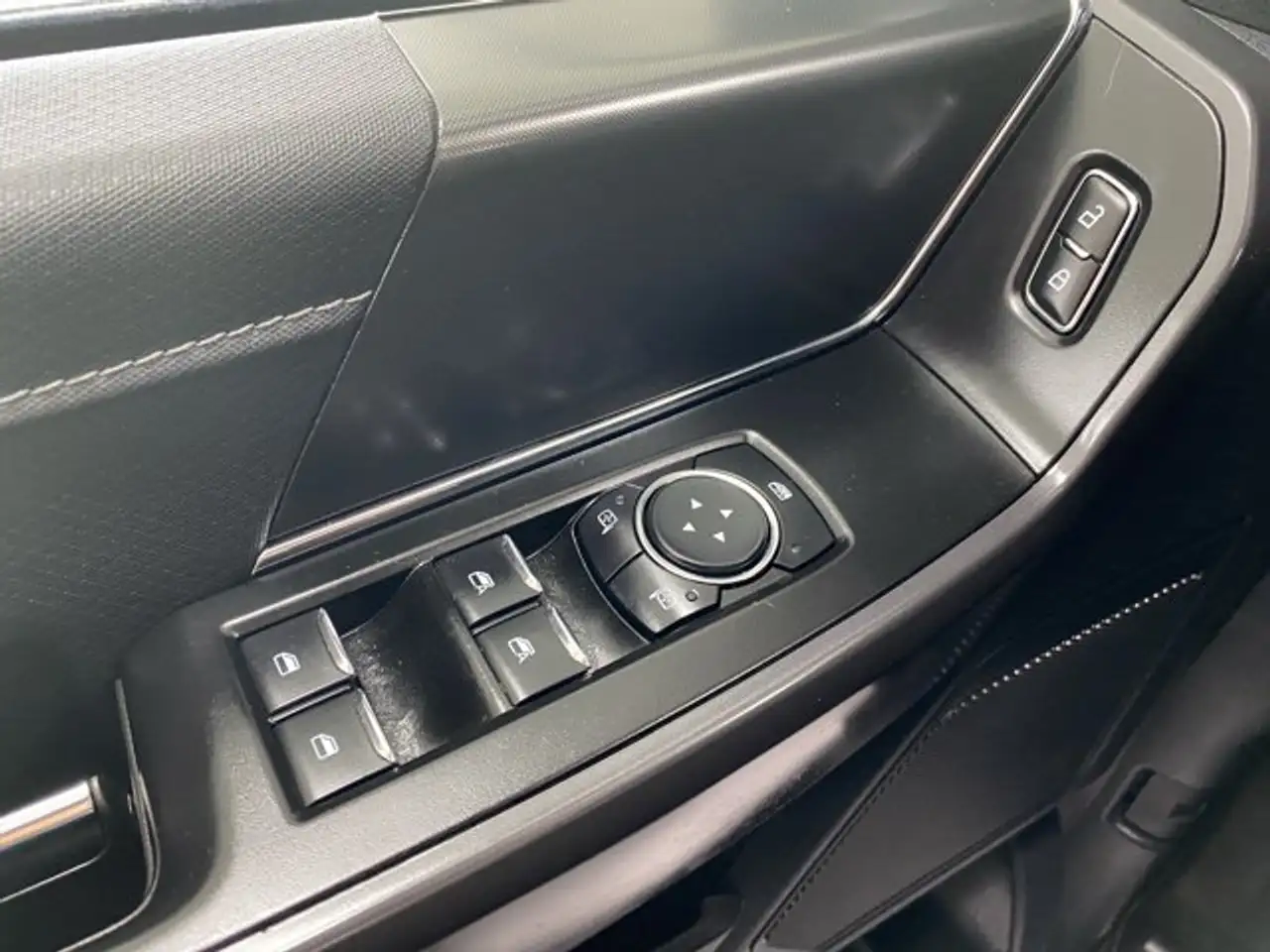 Ford F-150 - Image 19