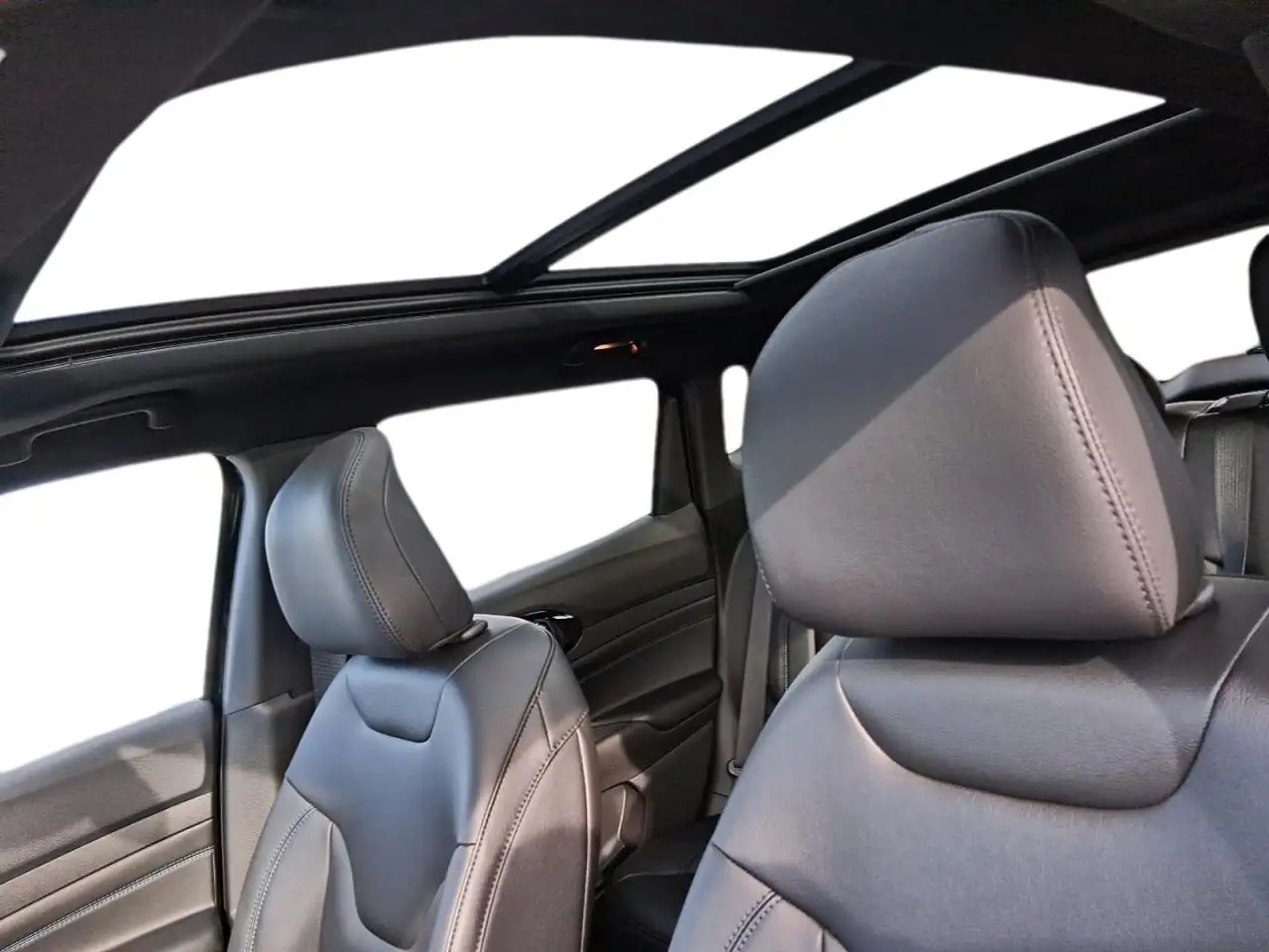 Jeep Compass - Image 18