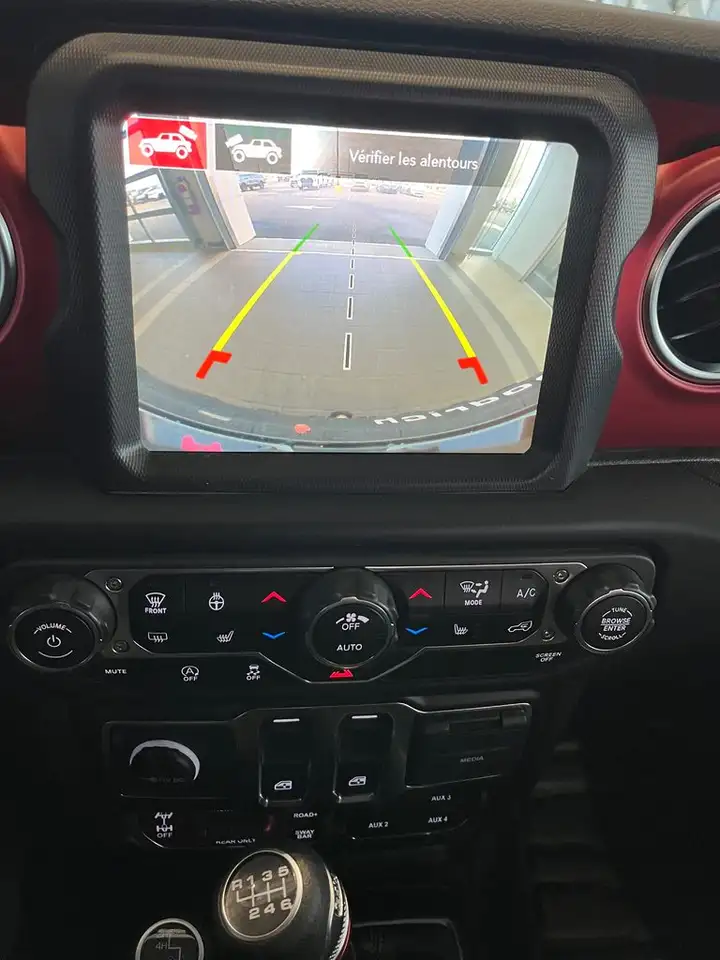 Jeep Wrangler - Image 16