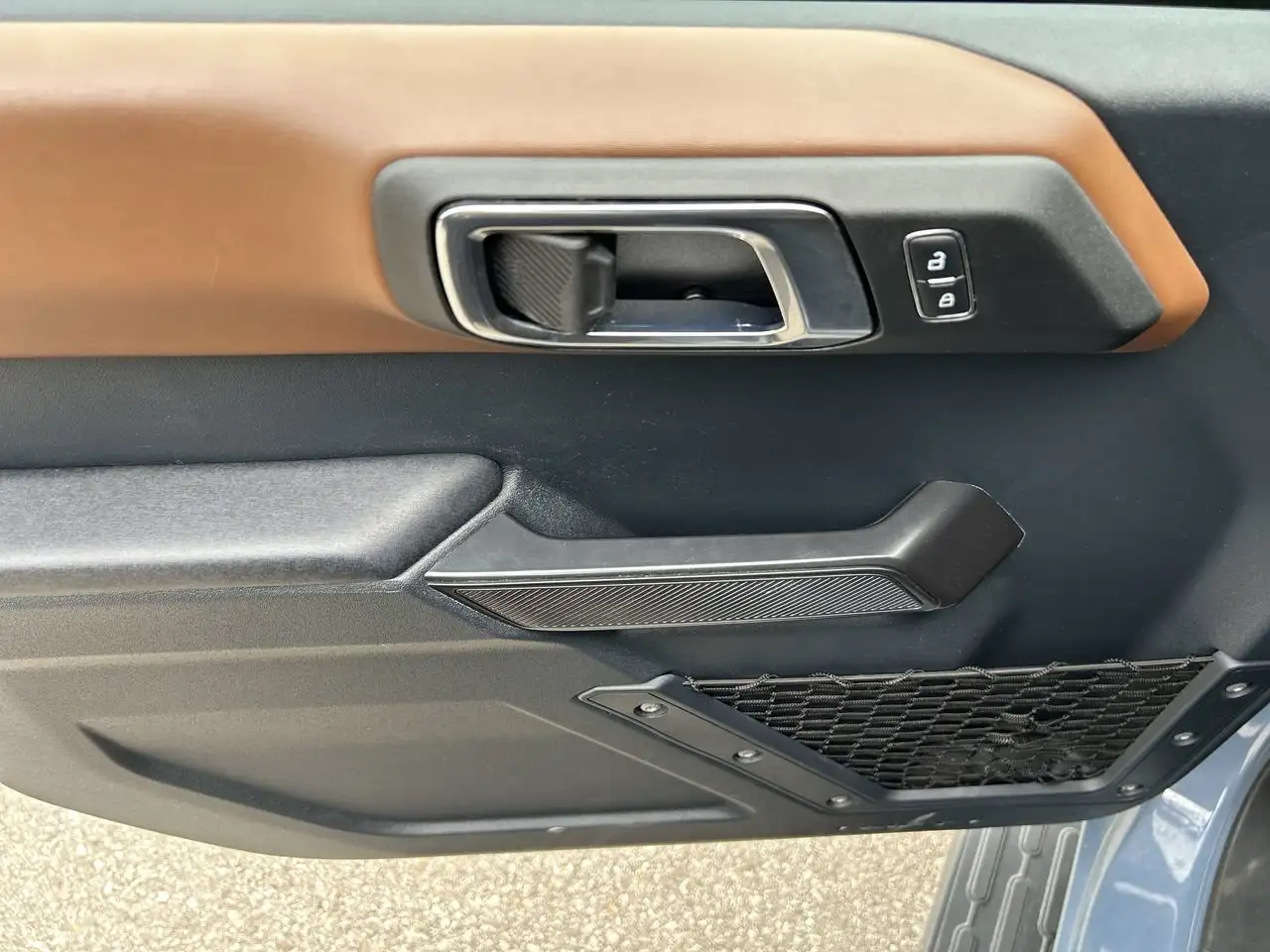 Ford Bronco - Image 12