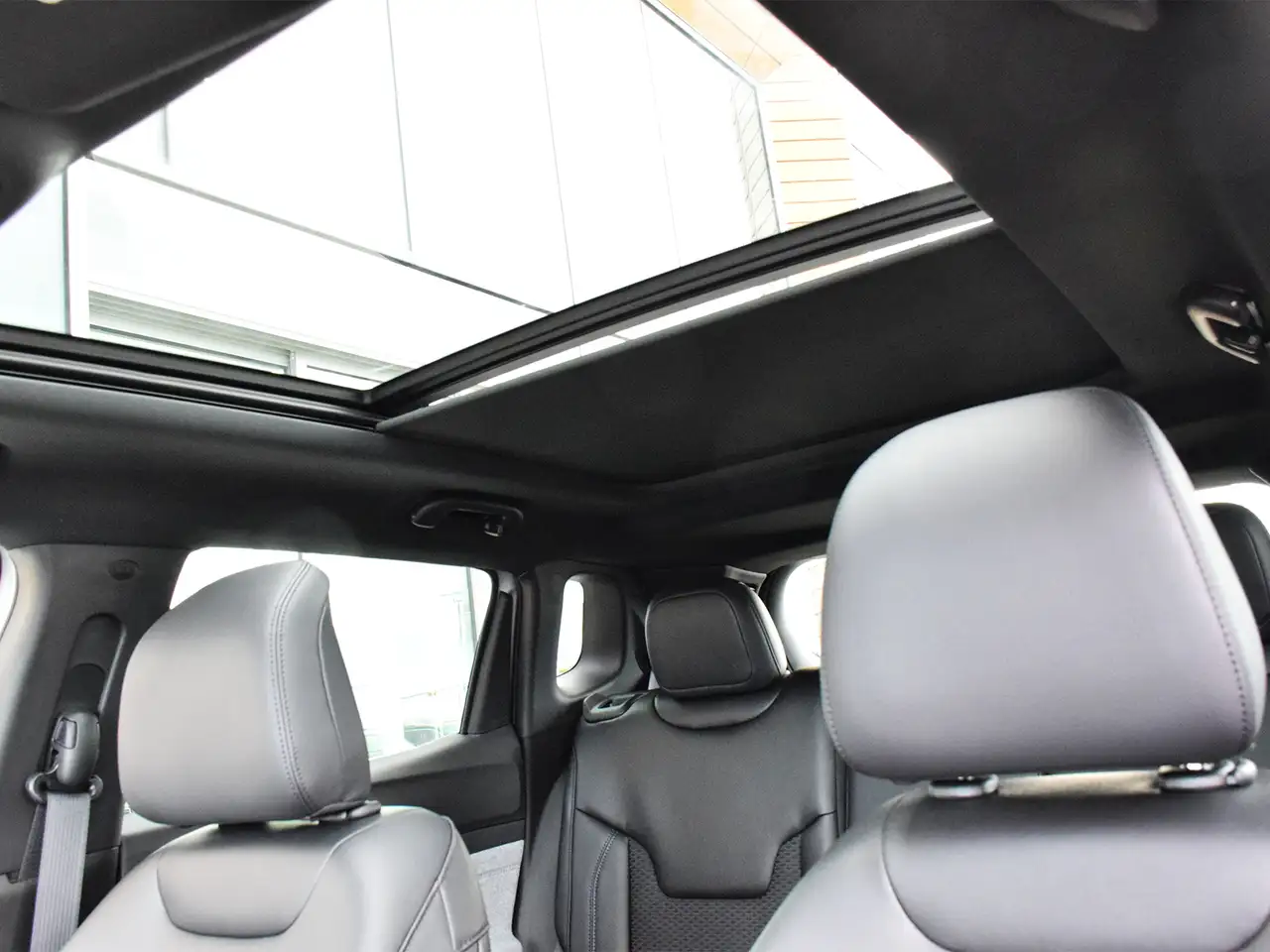 Jeep Compass - Image 14