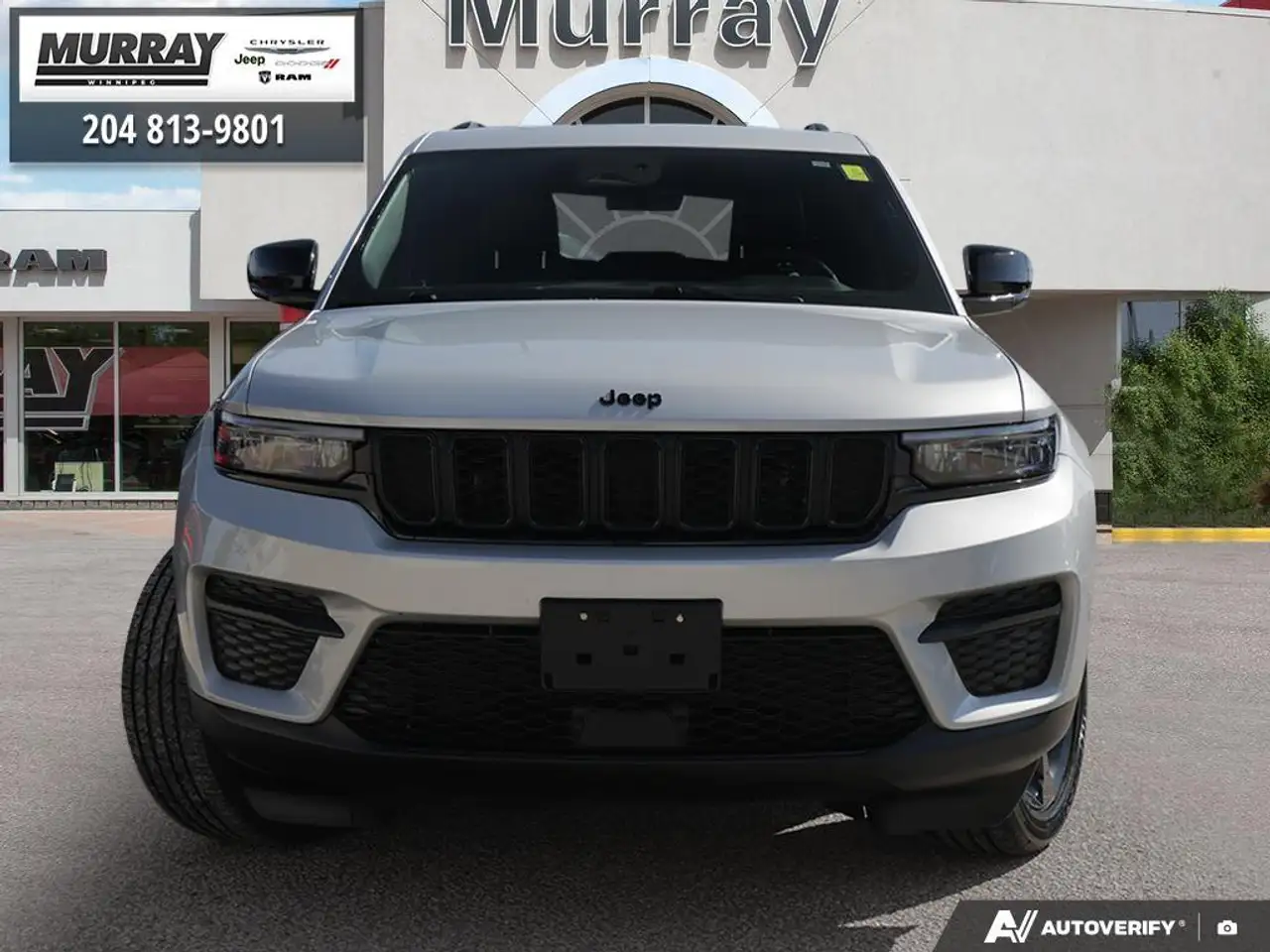 Jeep Grand Cherokee - Image 10