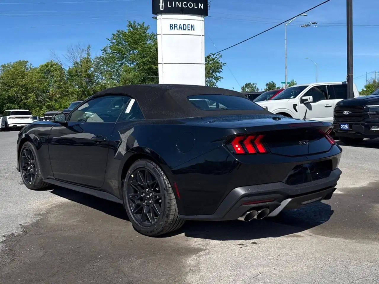 Ford Mustang - Image 5