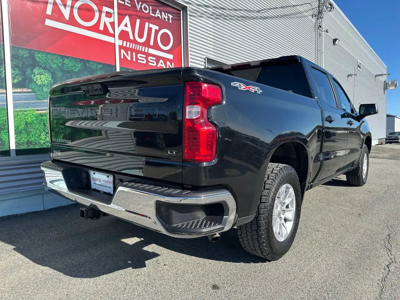 Chevrolet Silverado 1500 - Image 6