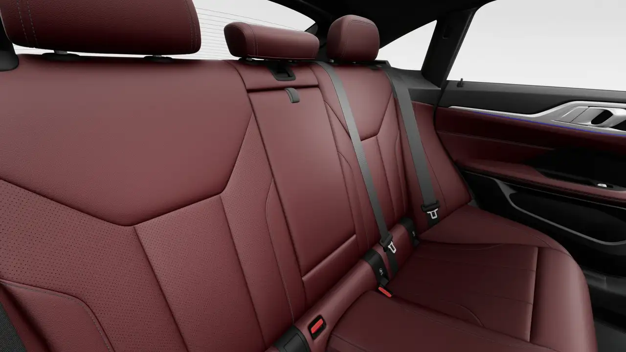 BMW i4 - Image 12
