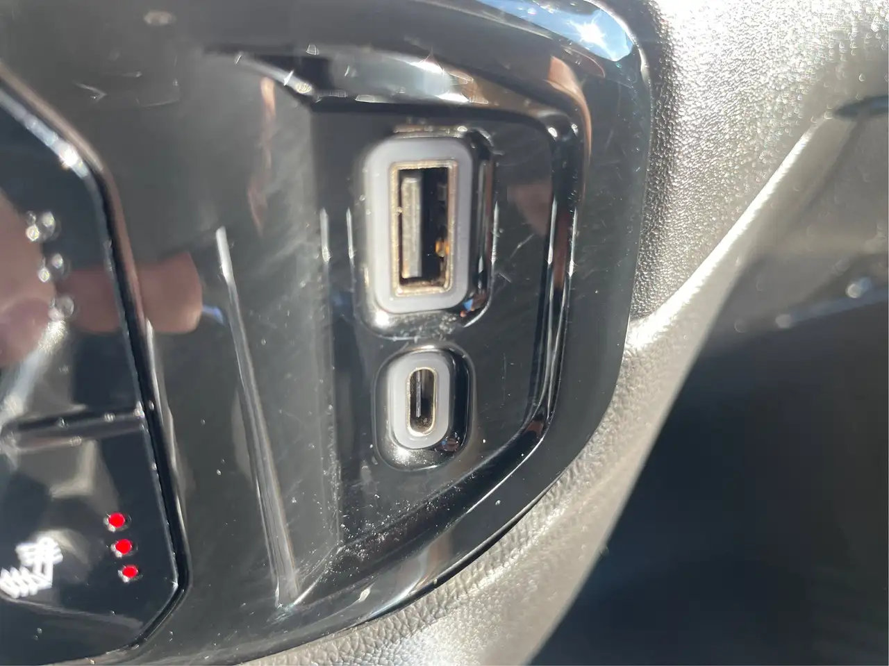 Chevrolet Silverado 1500 - Image 28