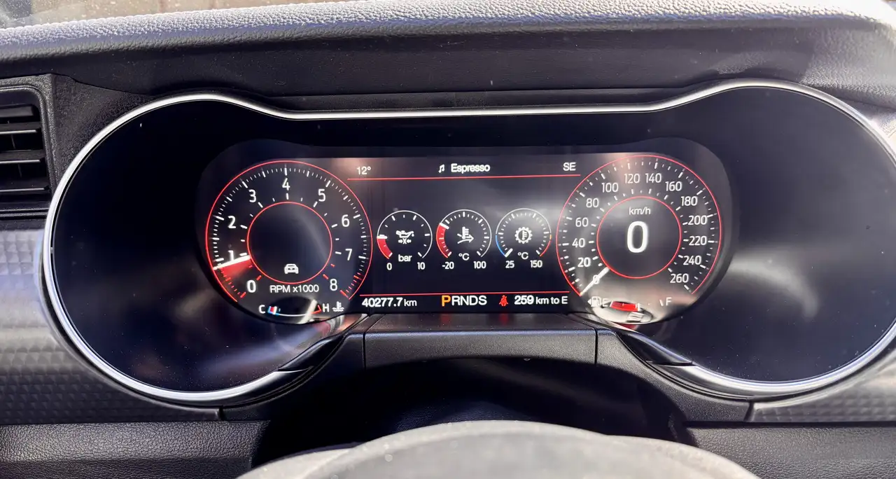 Ford Mustang - Image 4
