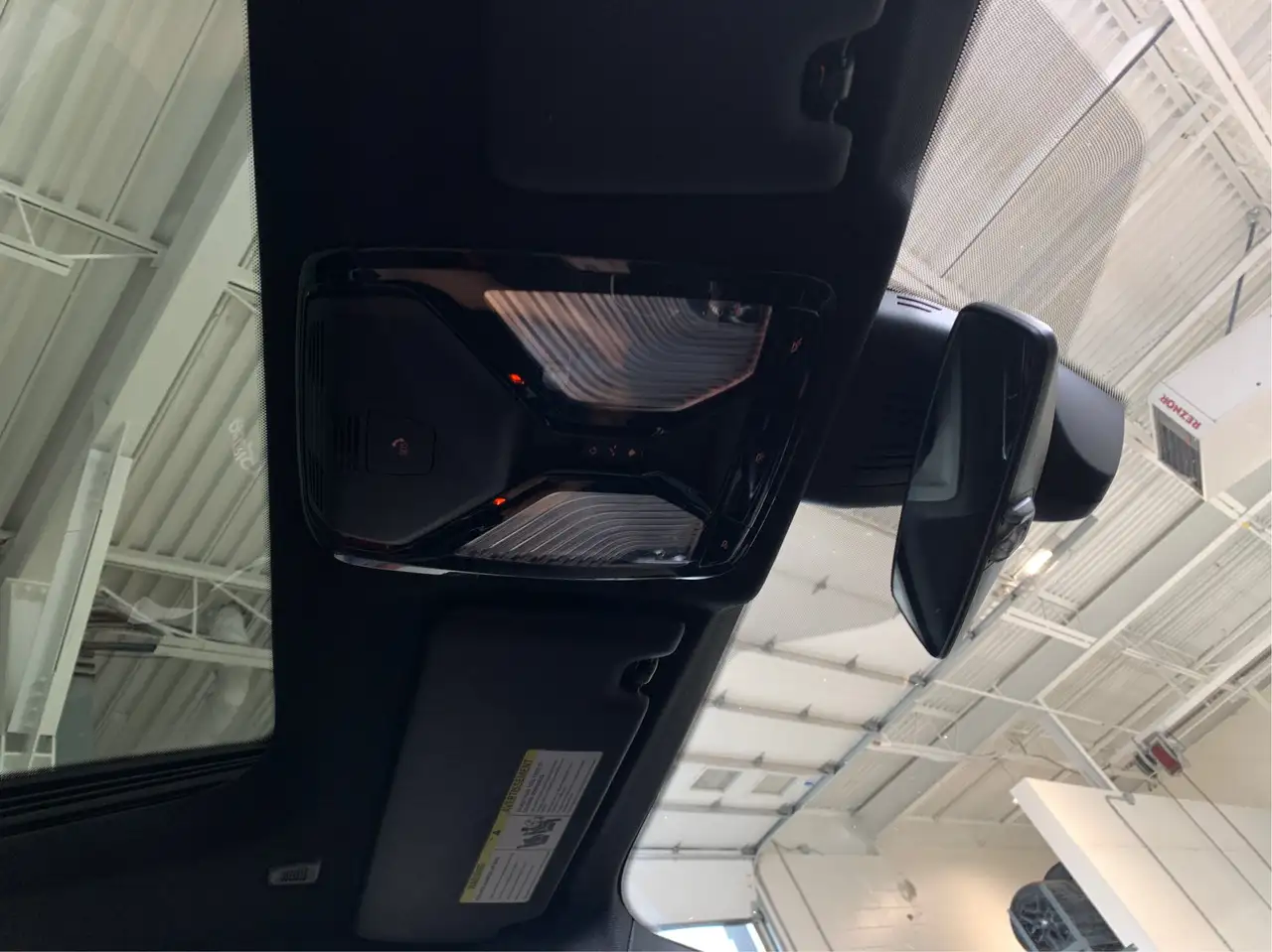 BMW i4 - Image 19