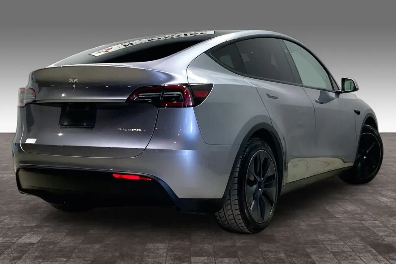 Tesla Model Y - Image 13