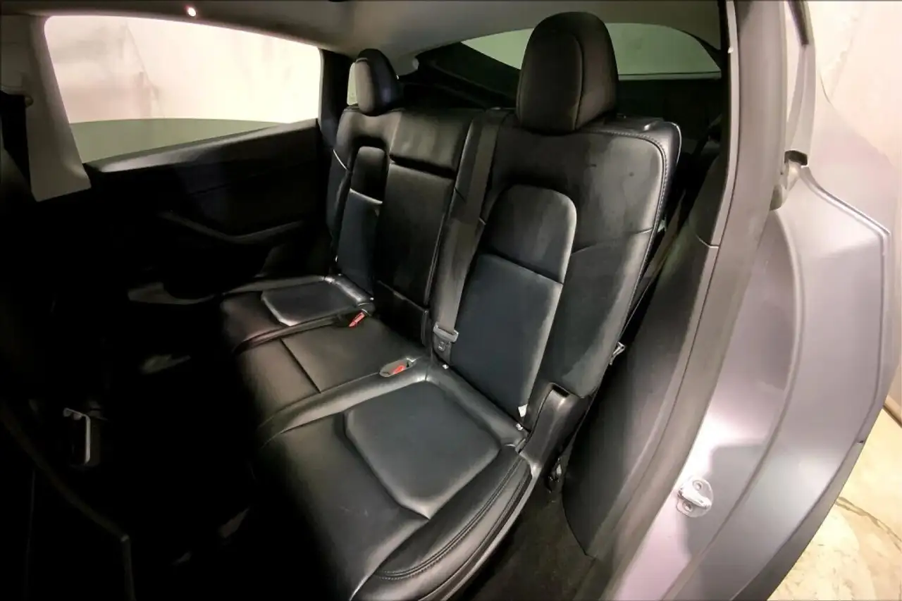 Tesla Model Y - Image 25
