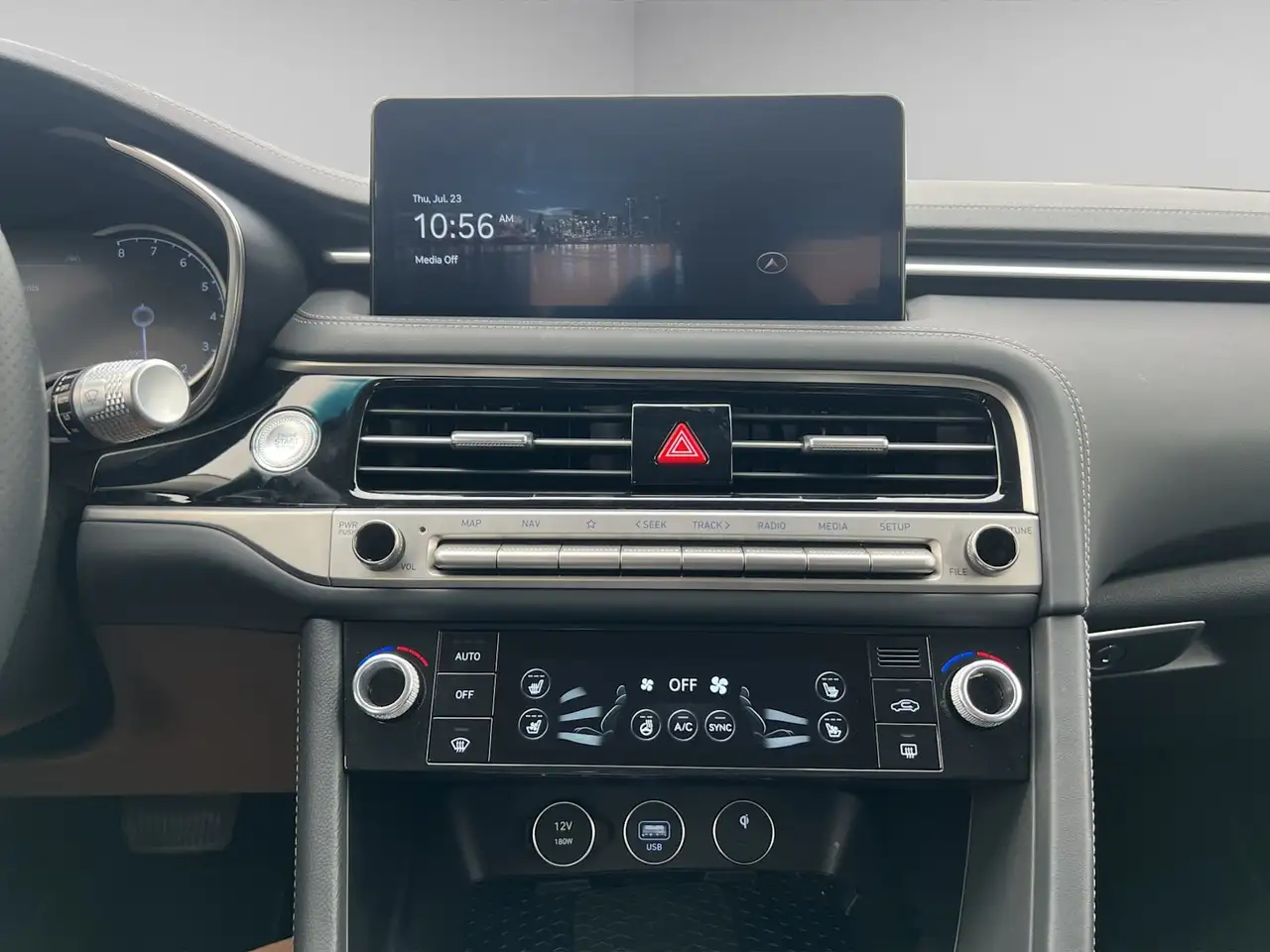 Genesis G70 - Image 18