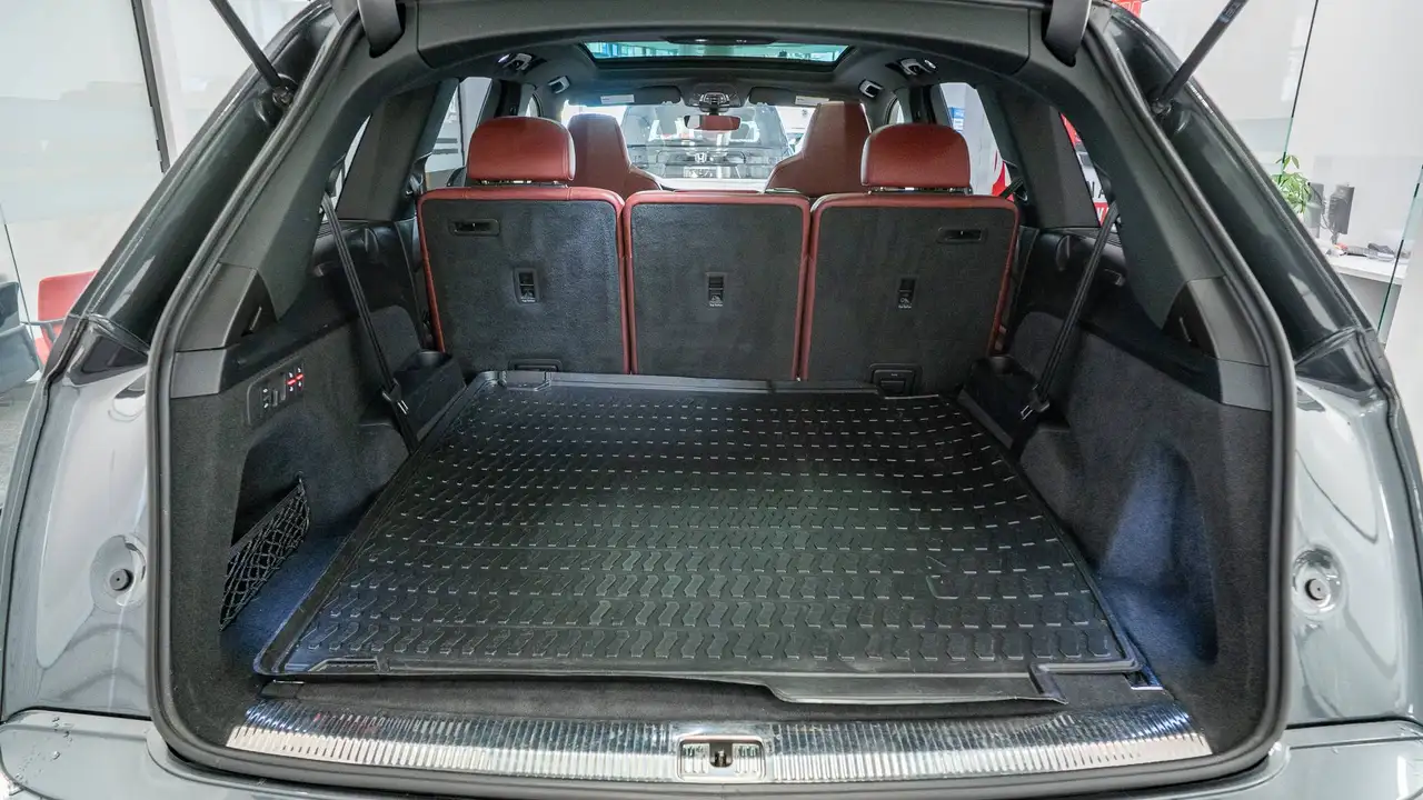 Audi SQ7 - Image 23