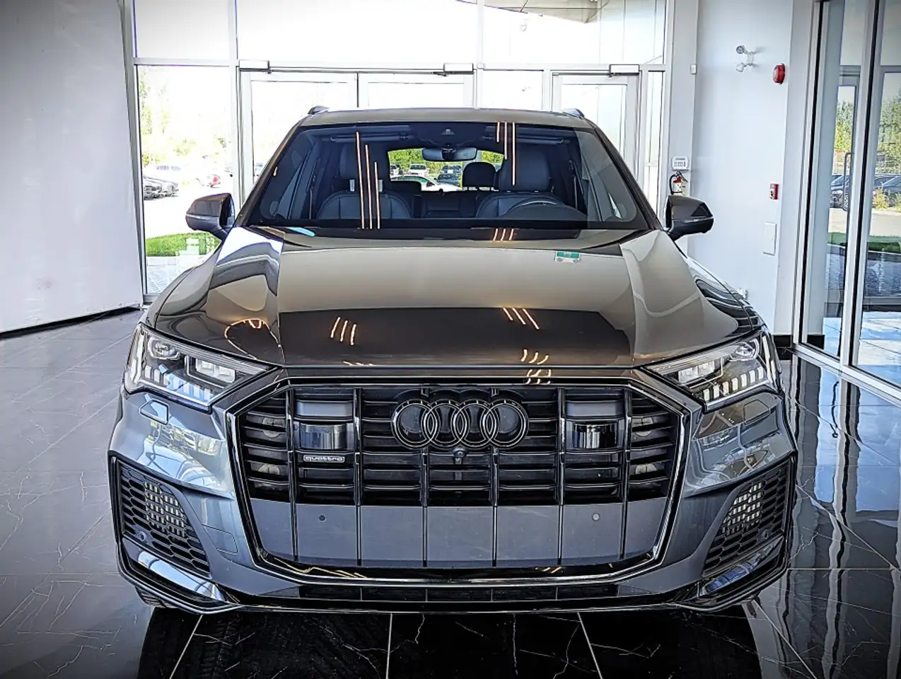 Audi Q7 - Image 2