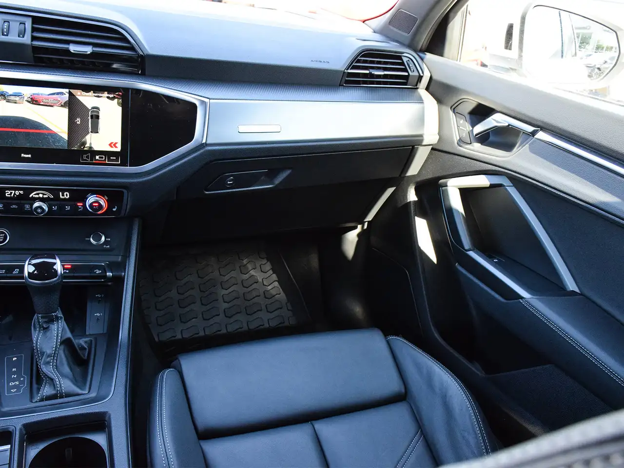 Audi Q3 - Image 19