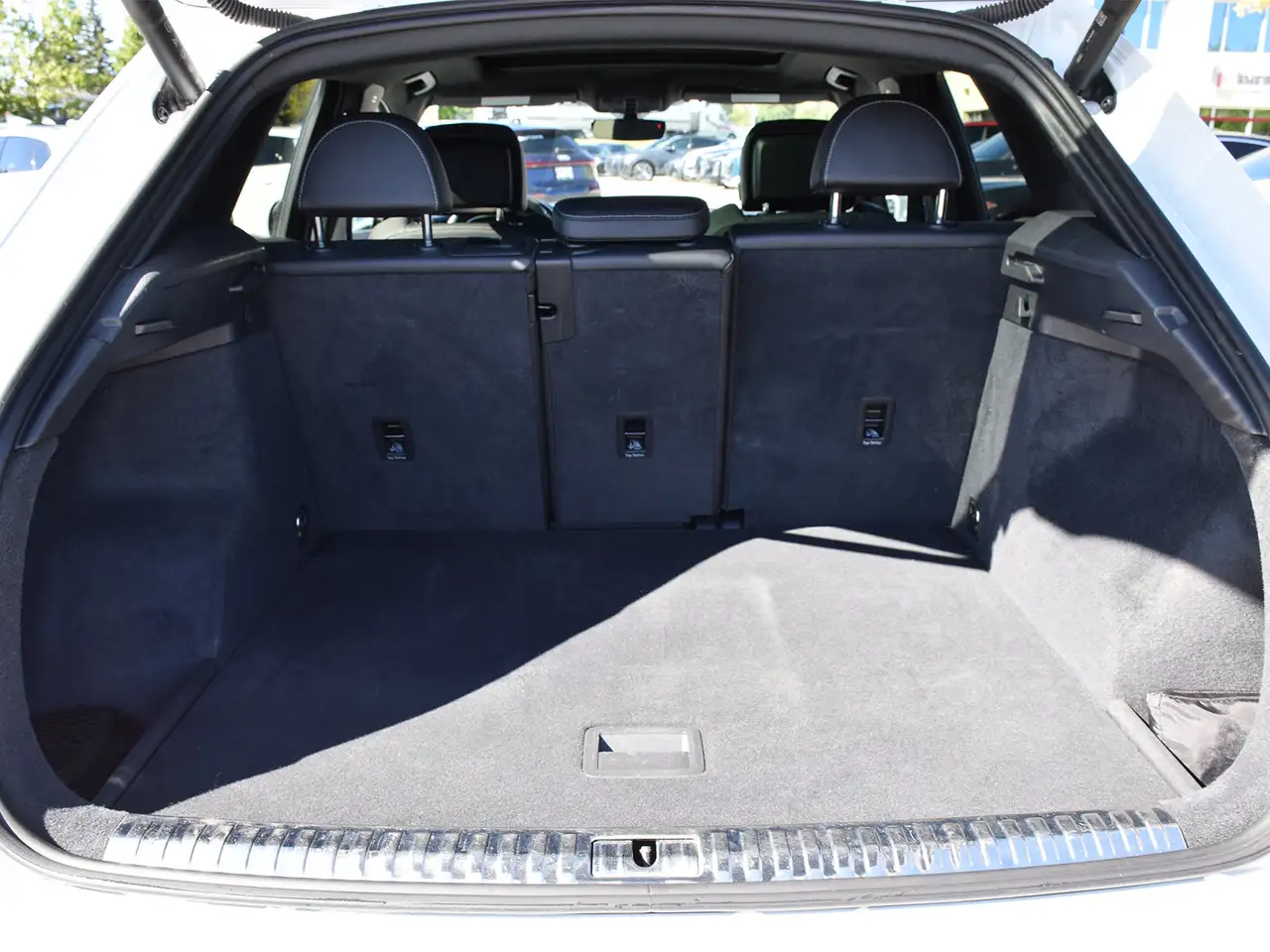 Audi Q3 - Image 10