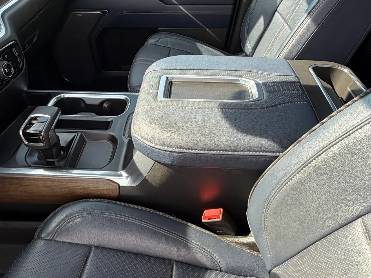 Chevrolet Silverado 1500 - Image 12