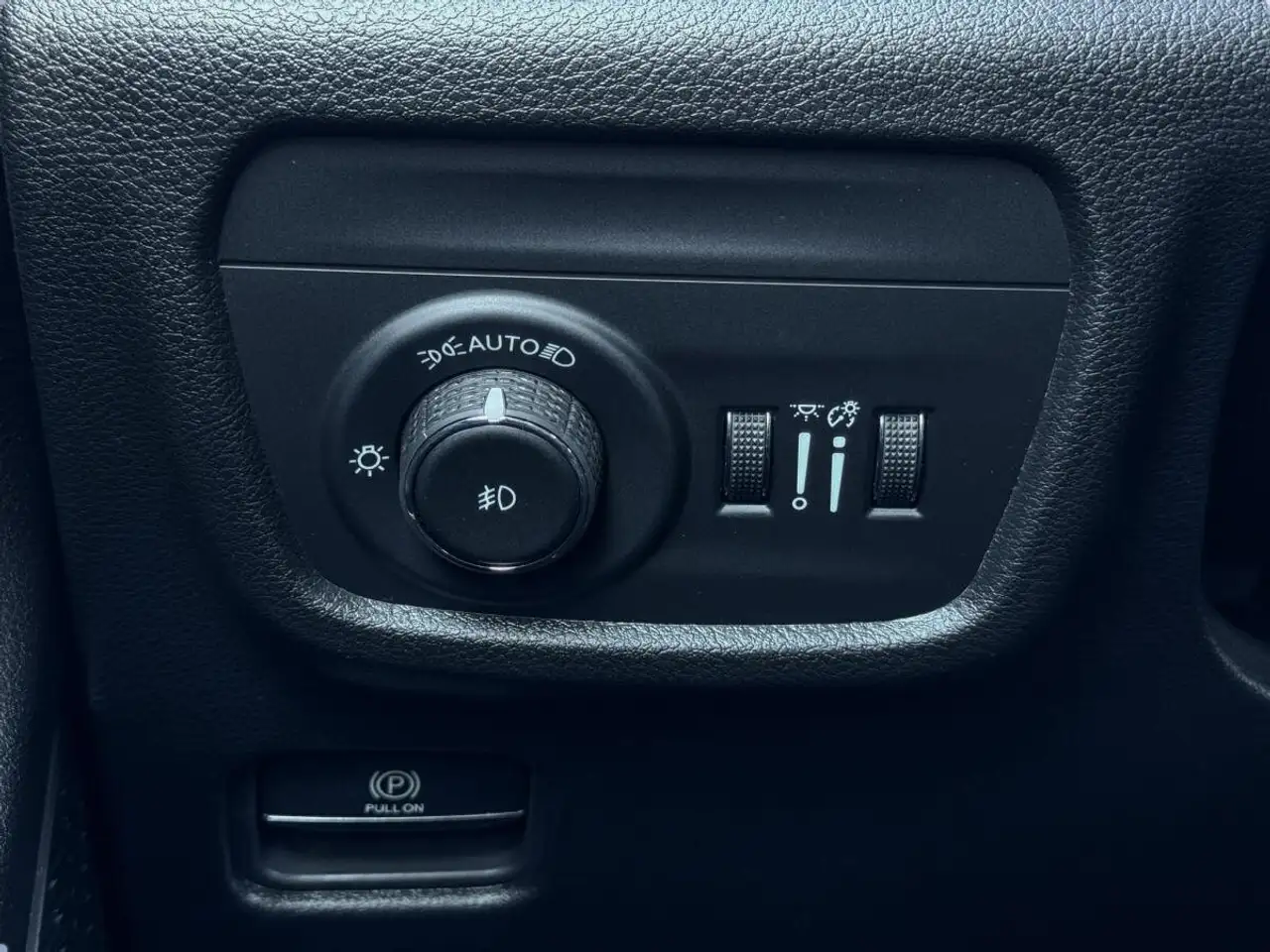Jeep Grand Cherokee - Image 27