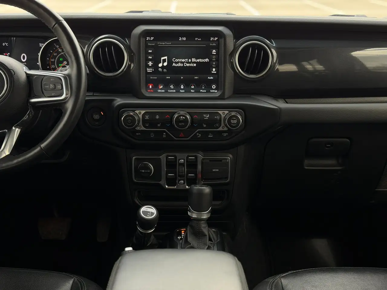 Jeep Wrangler - Image 20