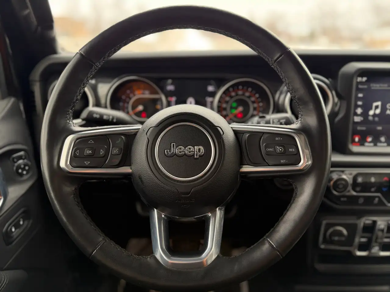 Jeep Wrangler - Image 14