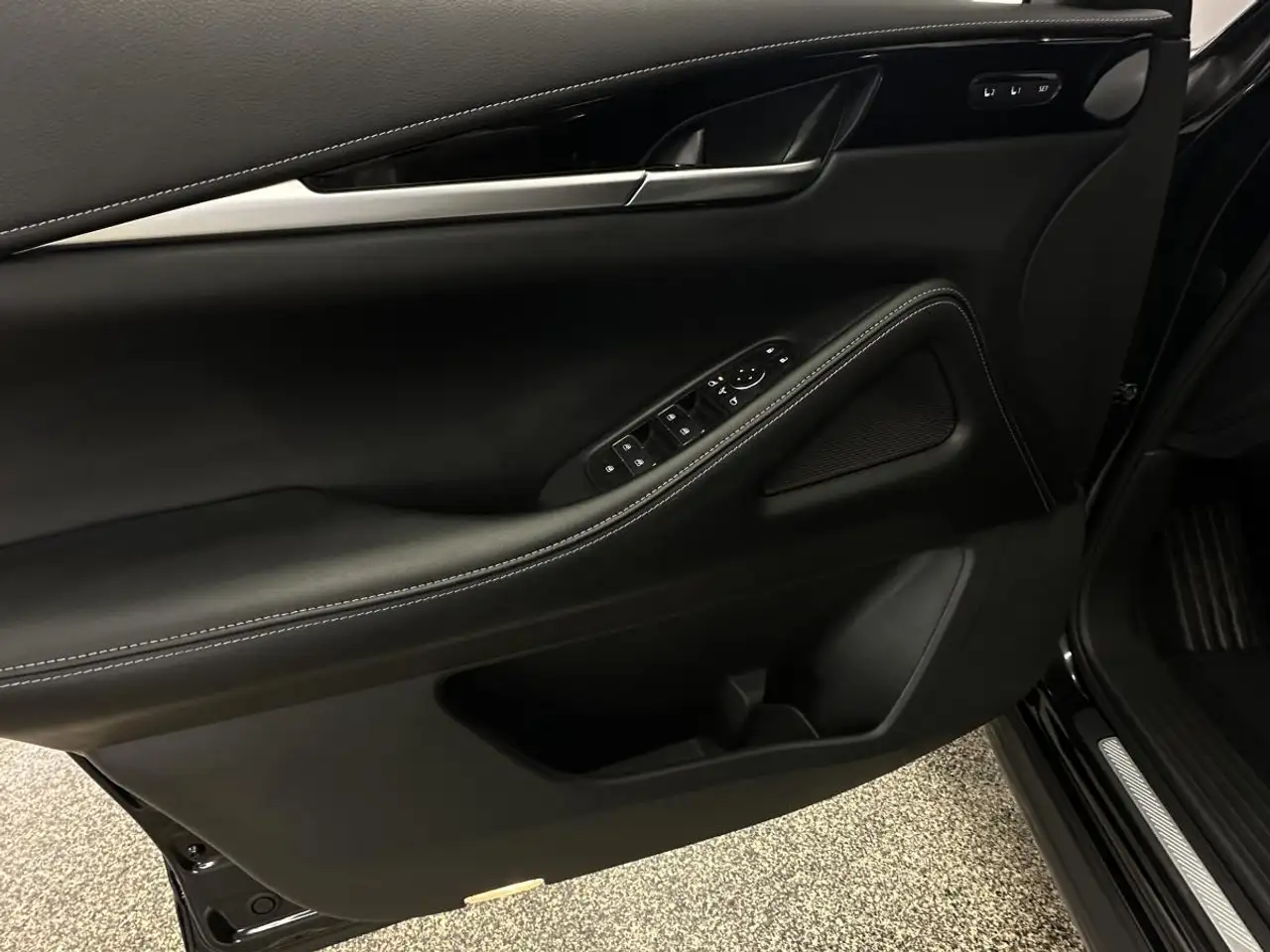 Infiniti QX60 - Image 27