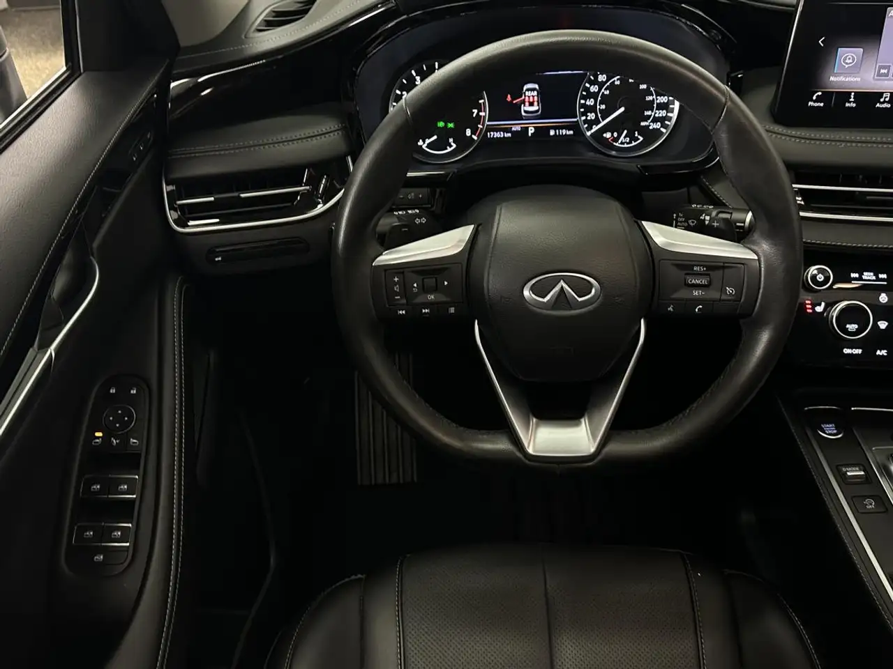 Infiniti QX60 - Image 11