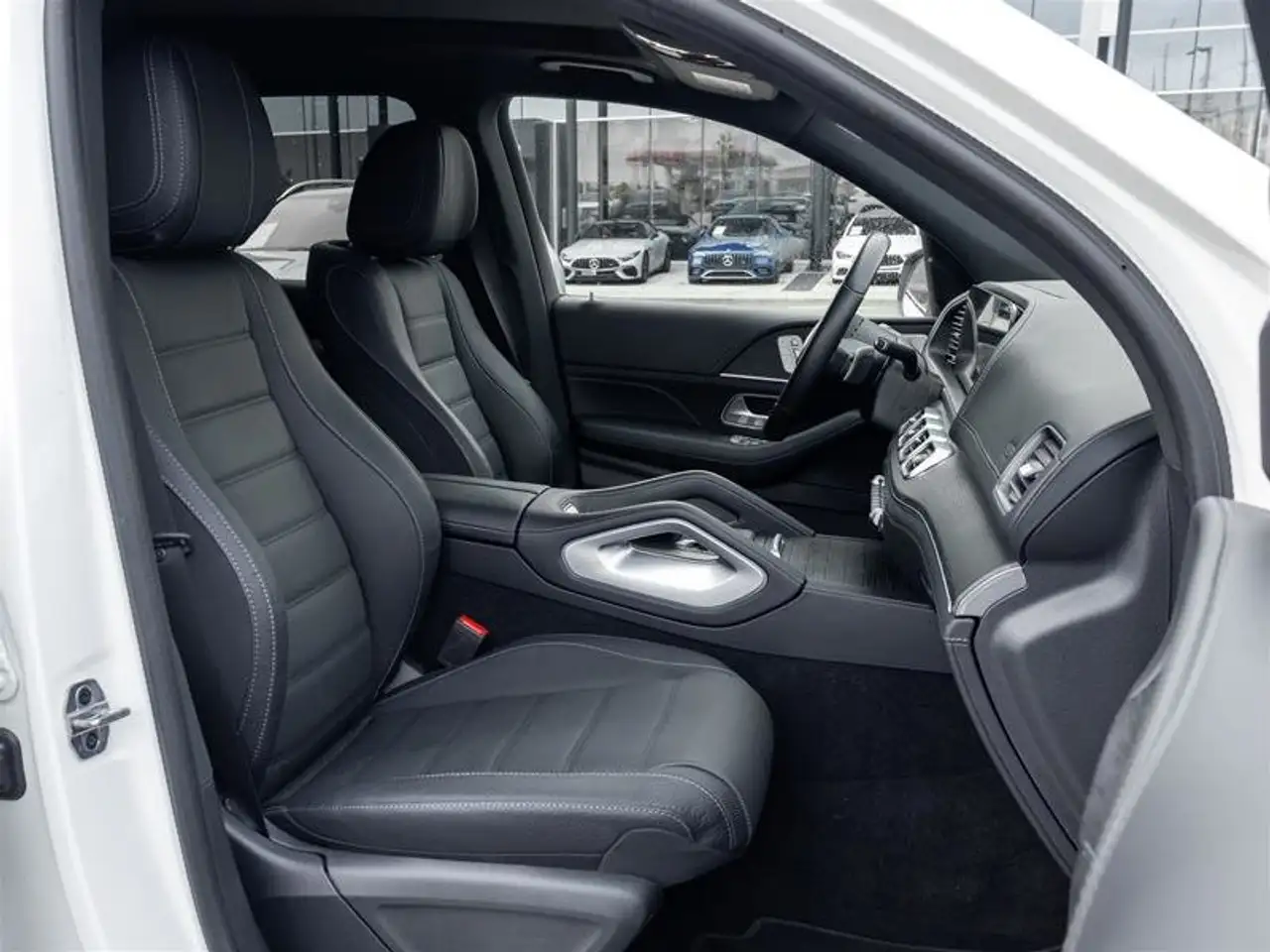 Mercedes-Benz GLS - Image 30