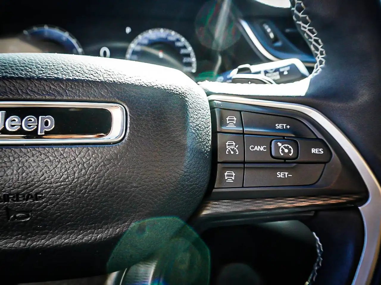 Jeep Grand Cherokee - Image 23