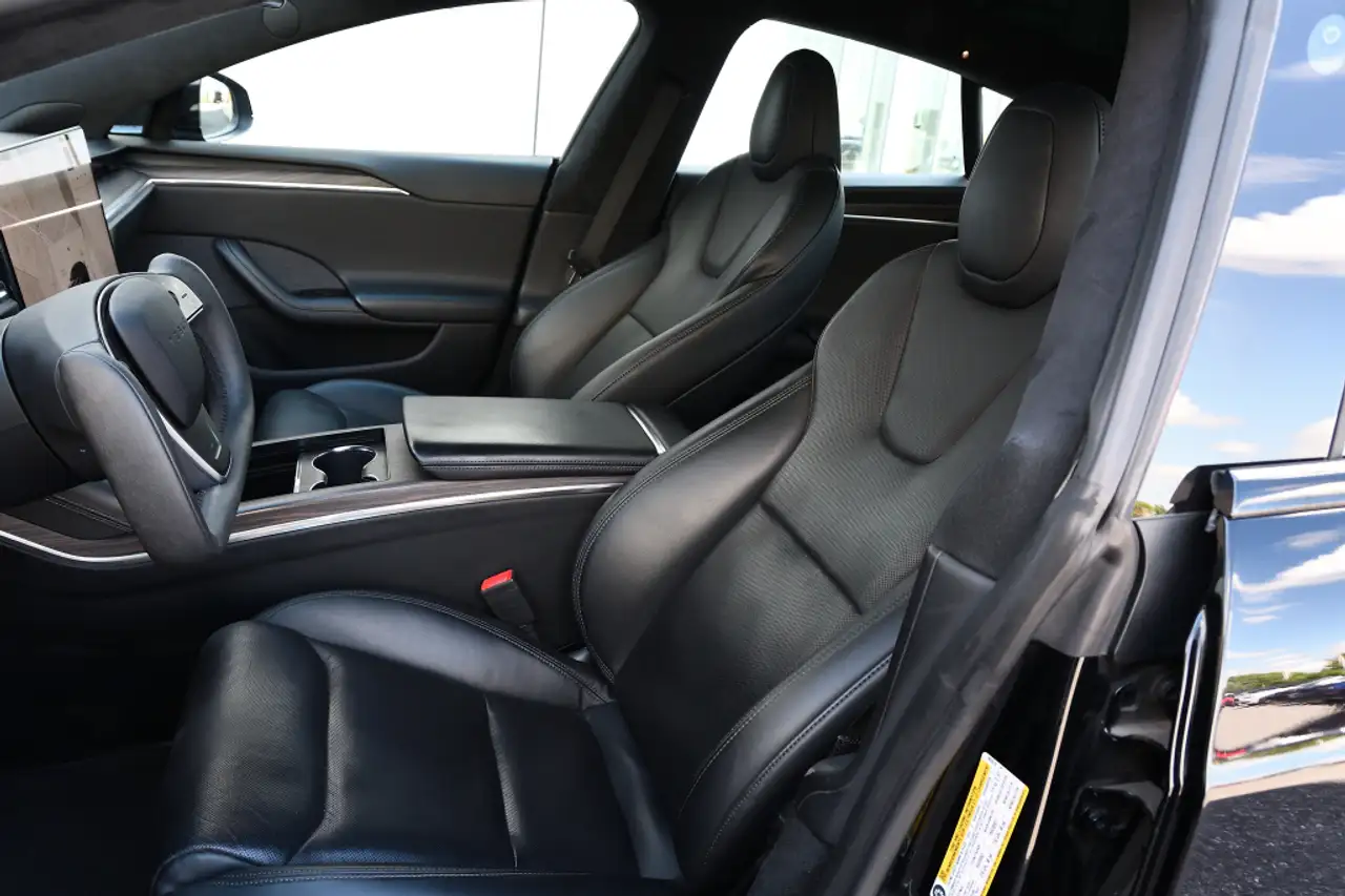 Tesla Model S - Image 13