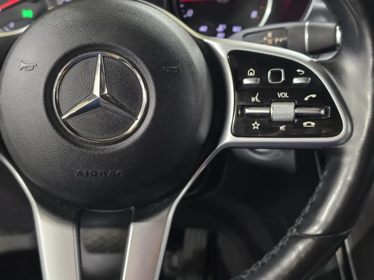 Mercedes-Benz GLC - Image 33