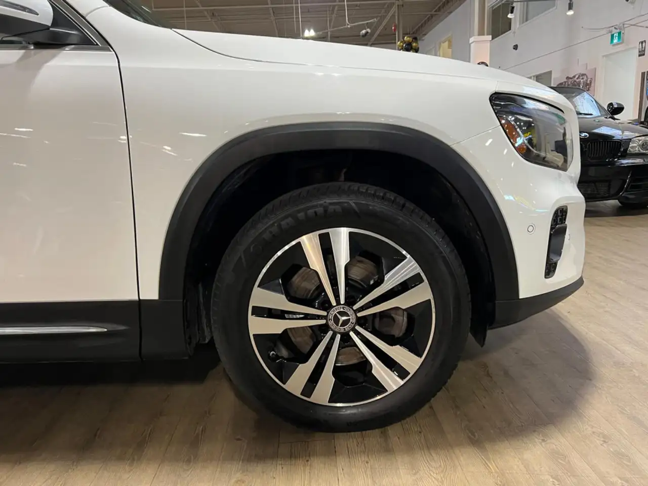 Mercedes-Benz GLB - Image 12