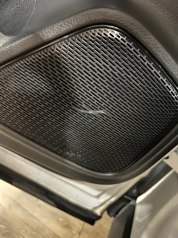 Mercedes-Benz GLB - Image 34