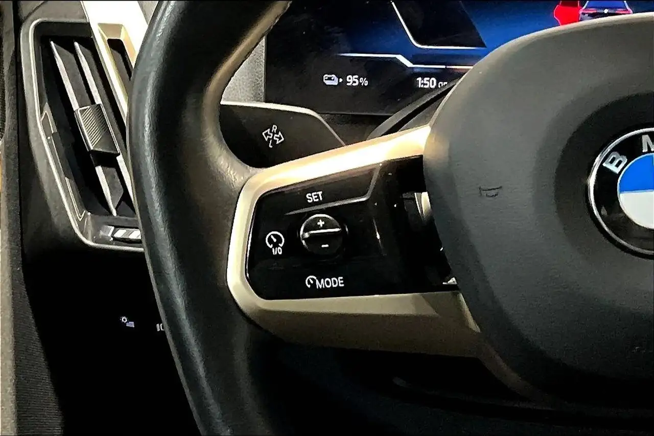 BMW iX - Image 11