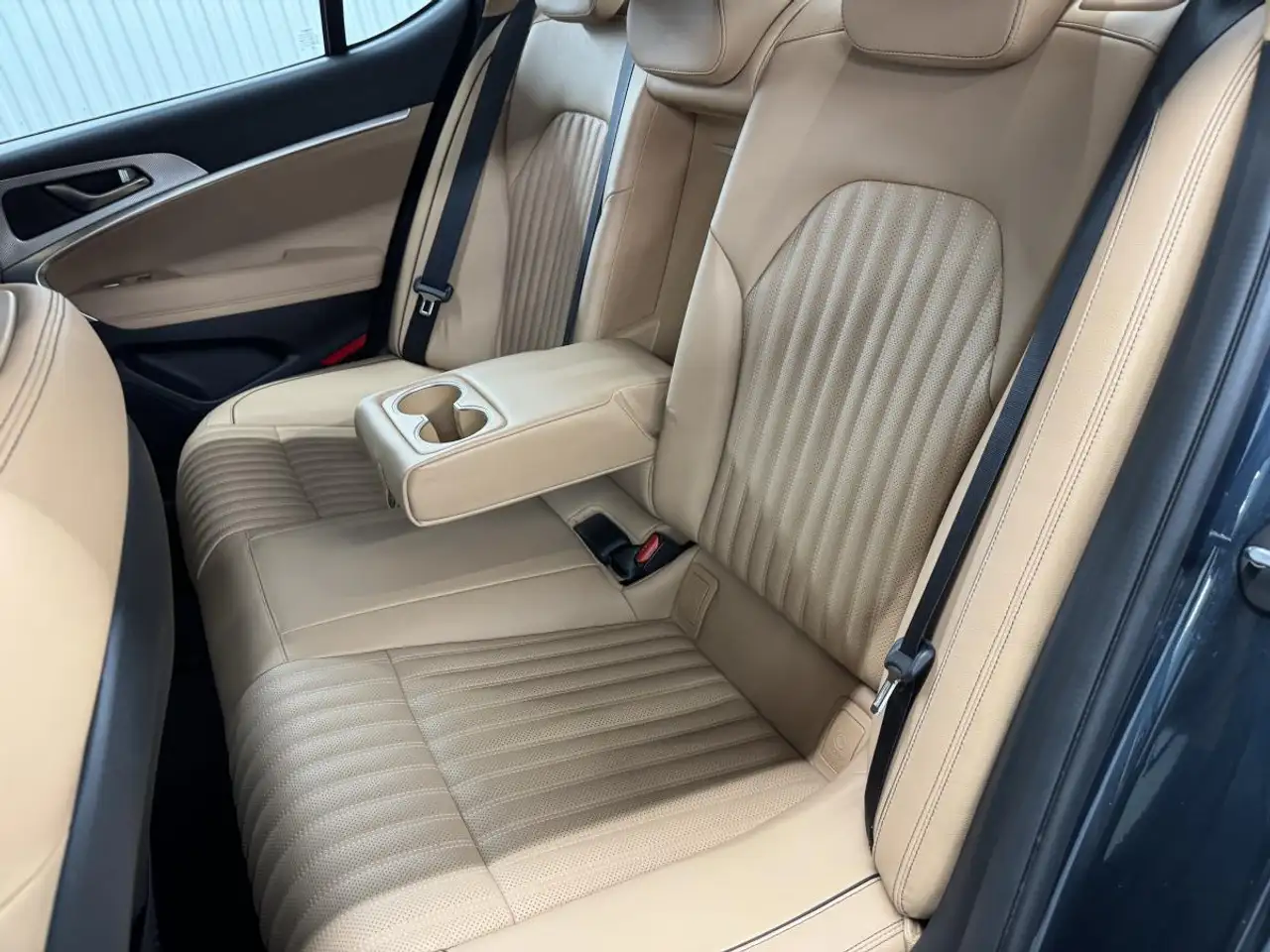 Genesis G70 - Image 16