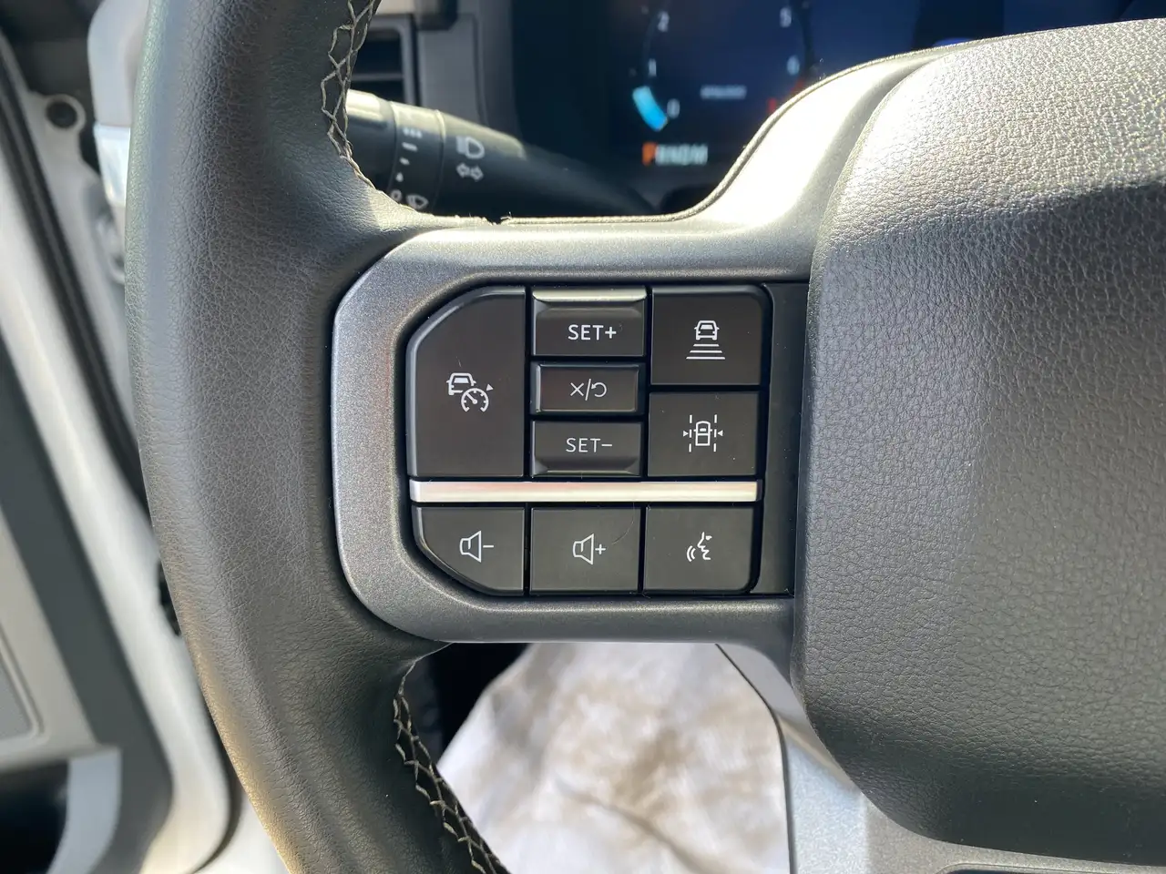 Ford F-150 - Image 11