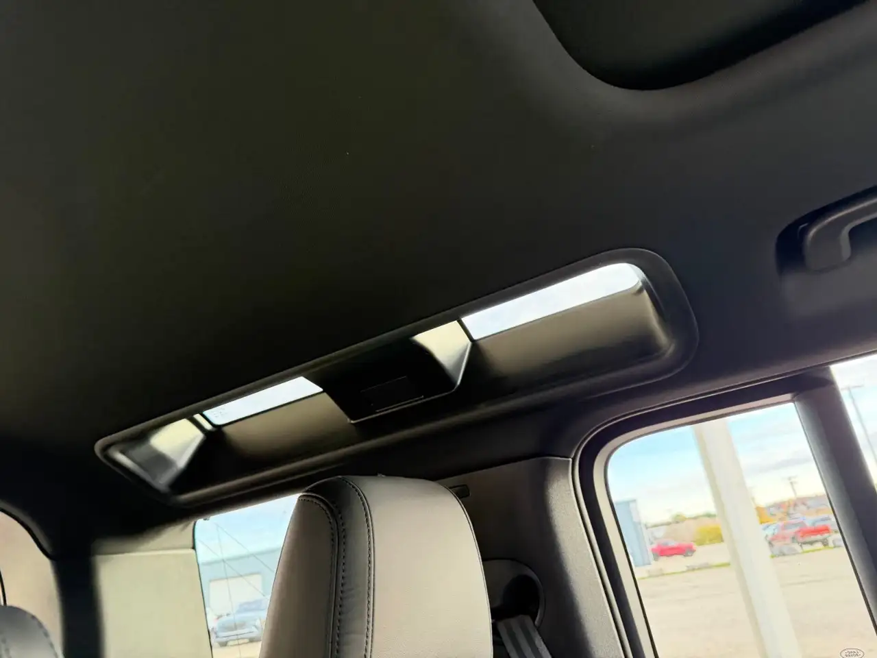 Land Rover Defender - Image 25