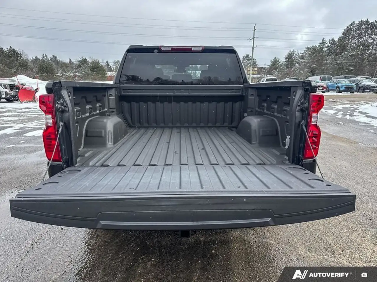Chevrolet Silverado 1500 - Image 15