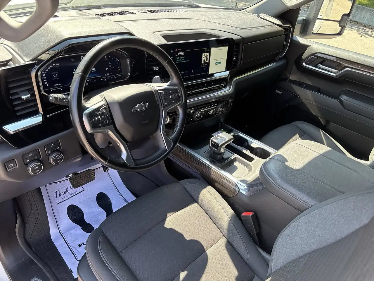 Chevrolet Silverado 1500 - Image 14