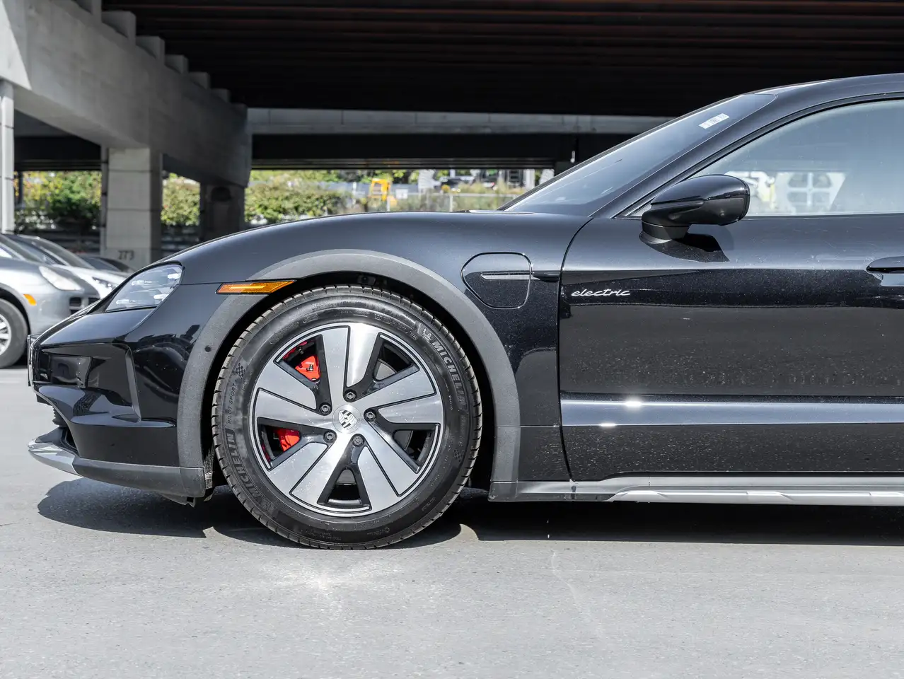 Porsche Taycan - Image 4
