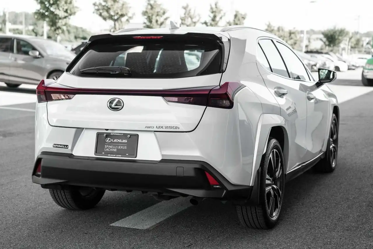 Lexus UX - Image 11