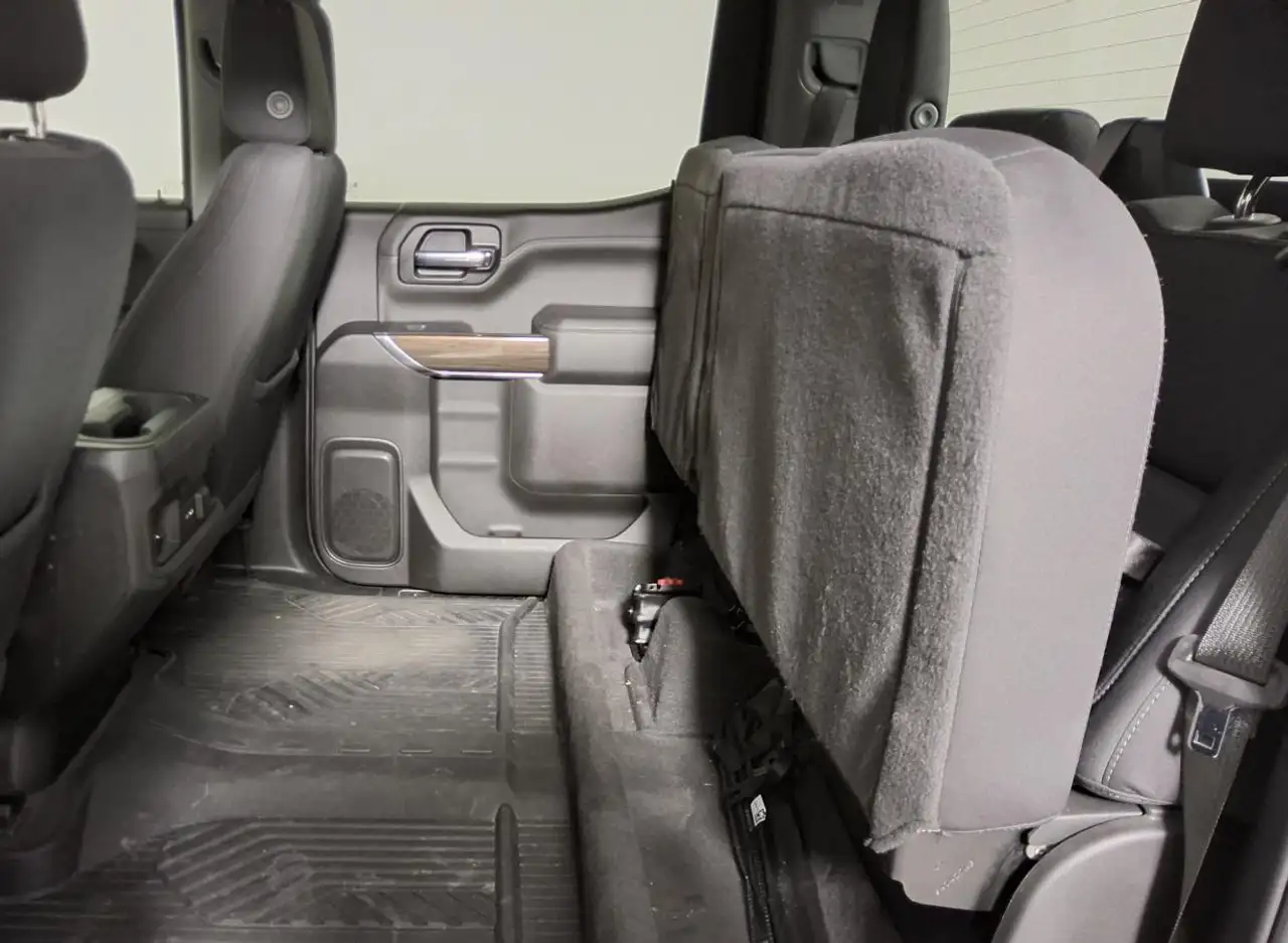 Chevrolet Silverado 1500 - Image 13