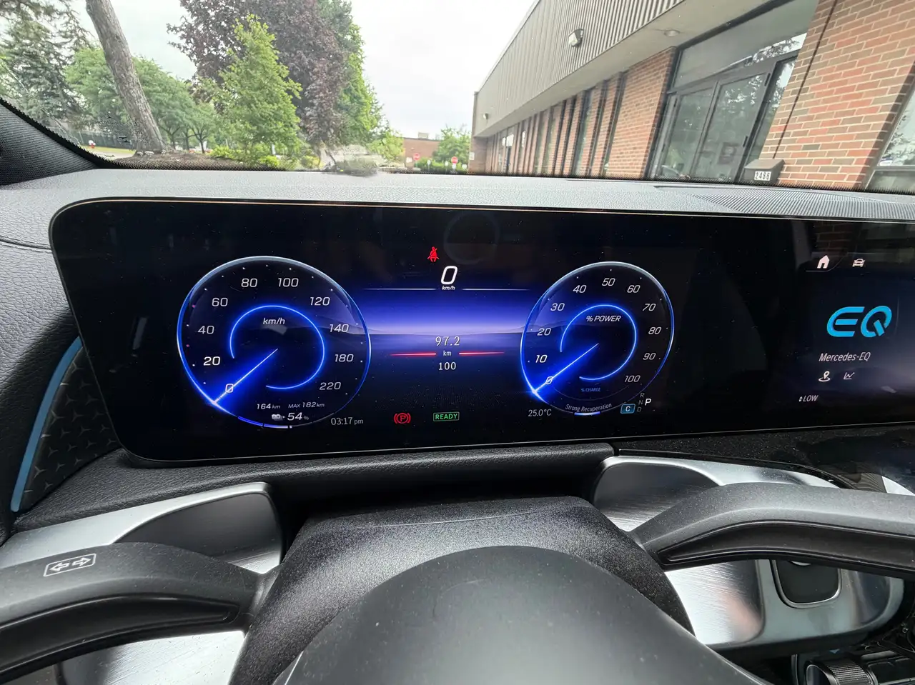 Mercedes-Benz EQB - Image 17