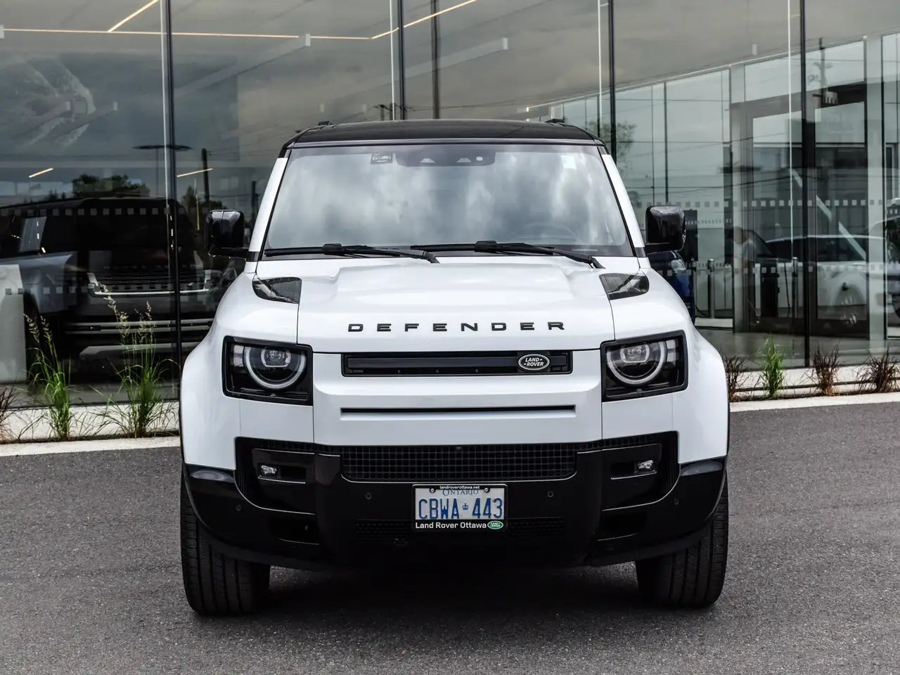 Land Rover Defender - Image 2