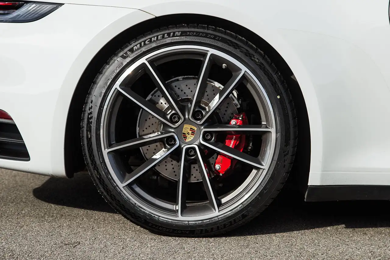 Porsche 911 - Image 10
