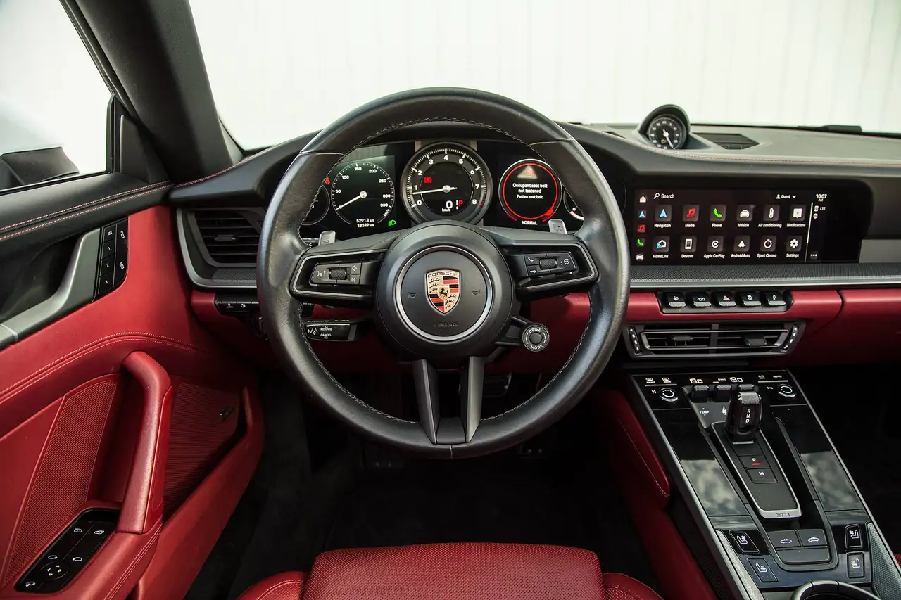 Porsche 911 - Image 23