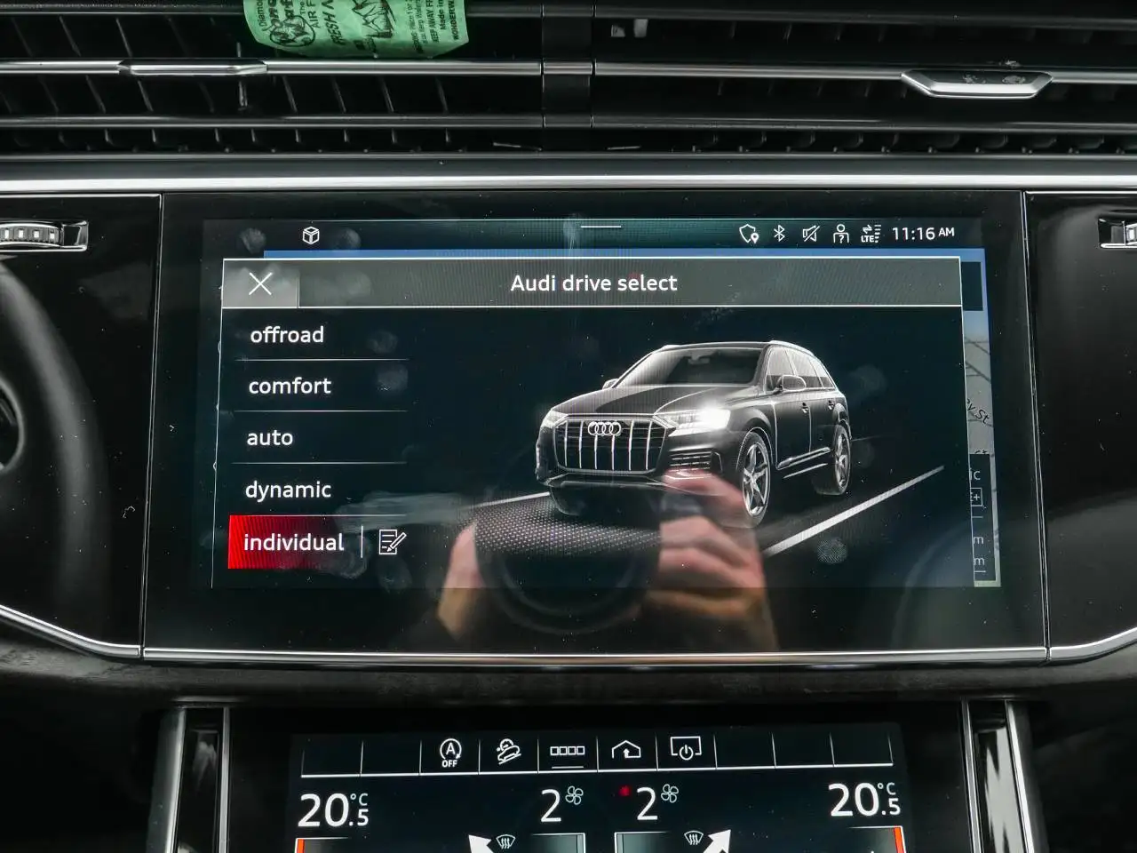 Audi Q7 - Image 28