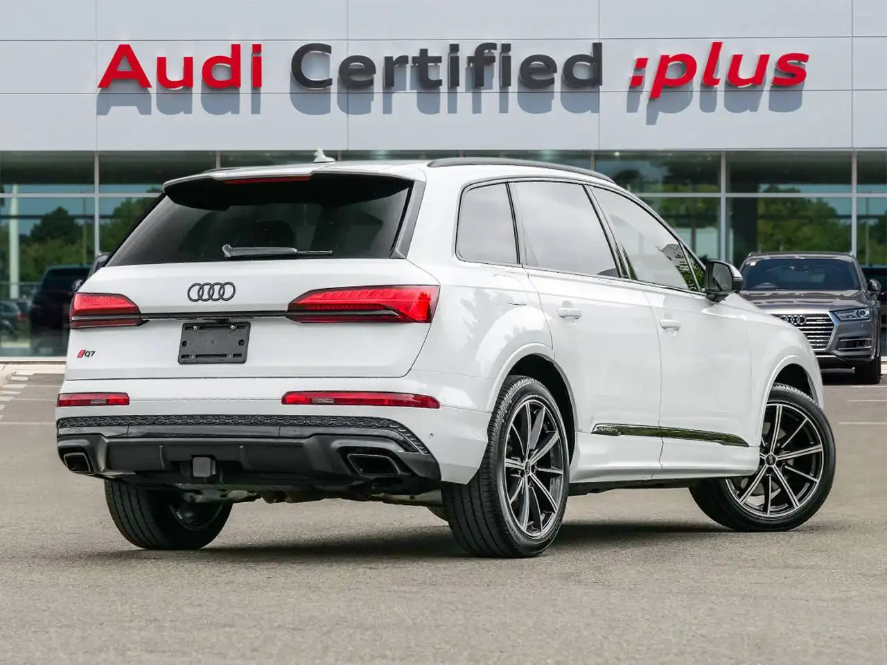 Audi Q7 - Image 2