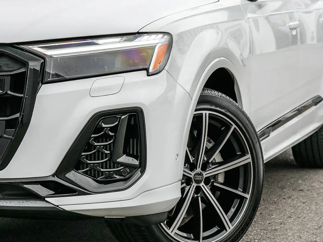 Audi Q7 - Image 8
